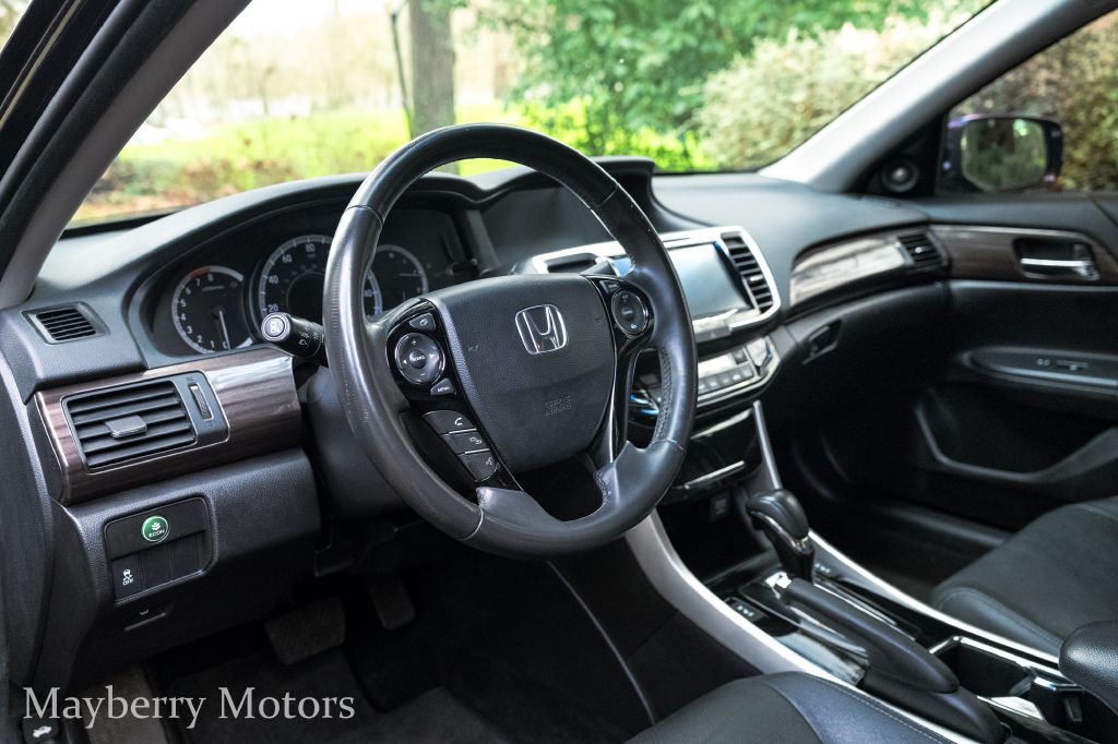 2017 Honda Accord Image 10