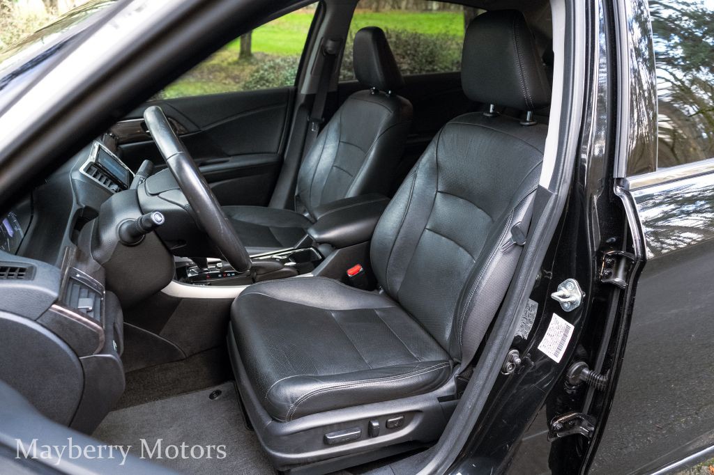 2017 Honda Accord Image 12