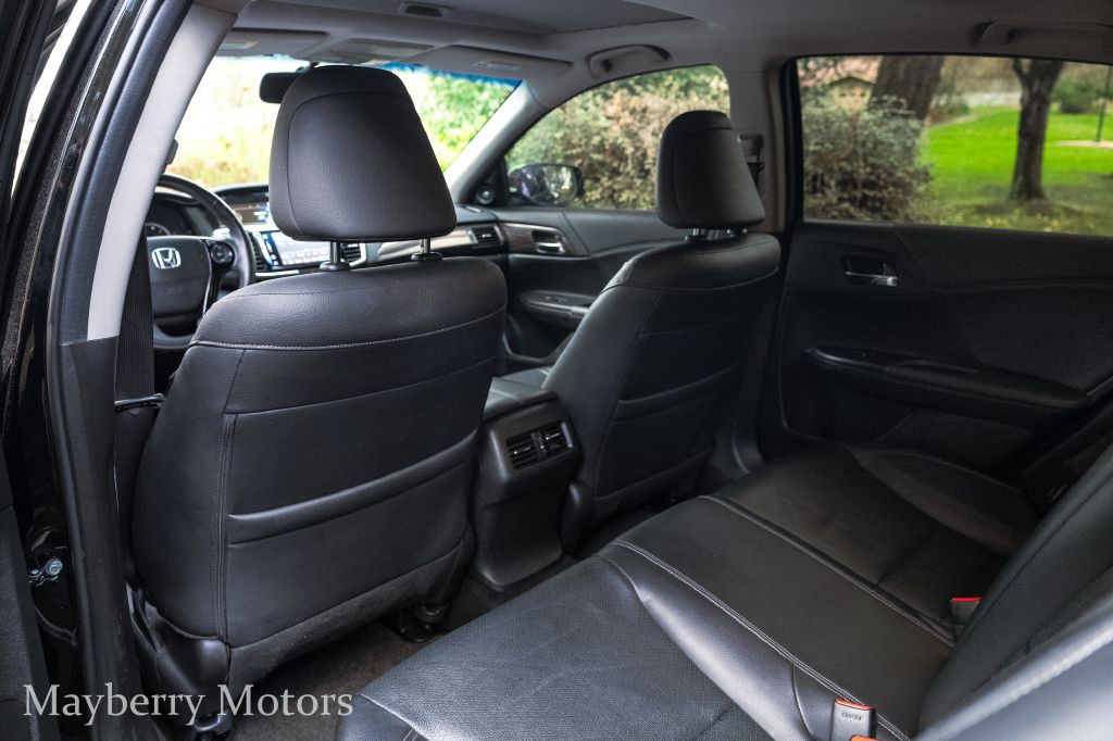 2017 Honda Accord Image 14