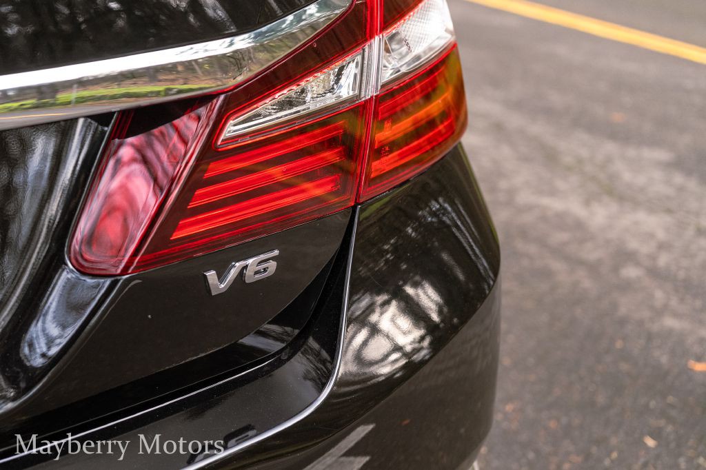 2017 Honda Accord Image 17