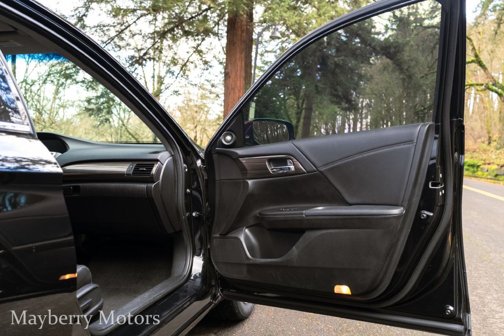 2017 Honda Accord Image 20