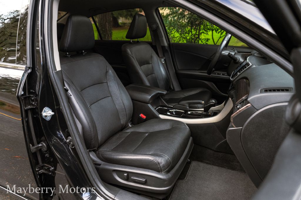 2017 Honda Accord Image 21