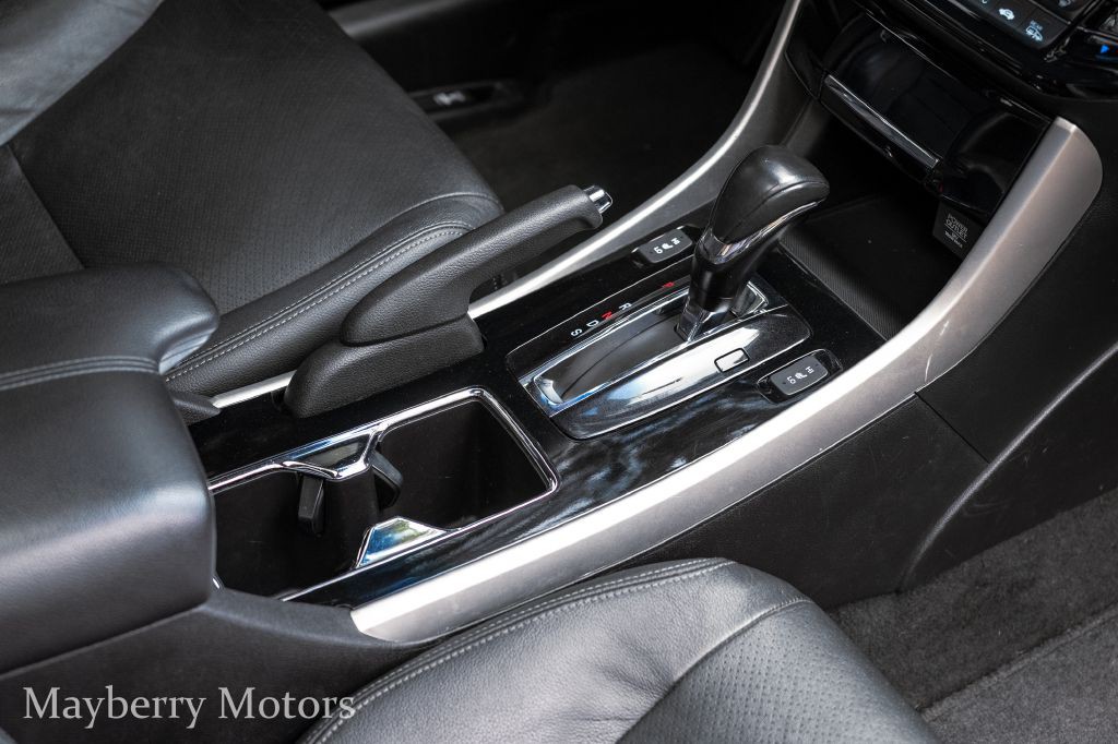 2017 Honda Accord Image 22