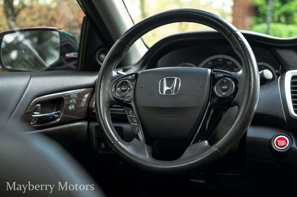 2017 Honda Accord Image 28