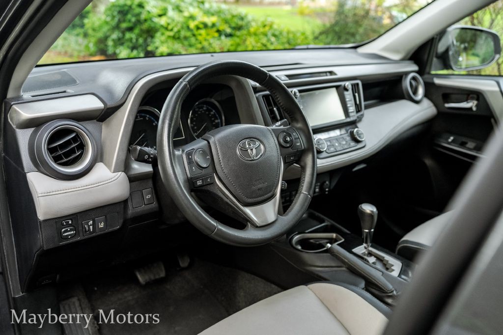 2017 Toyota Rav4 Image 9