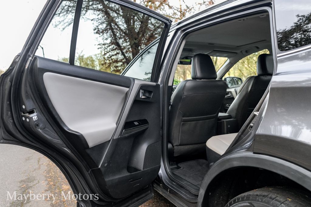 2017 Toyota Rav4 Image 12