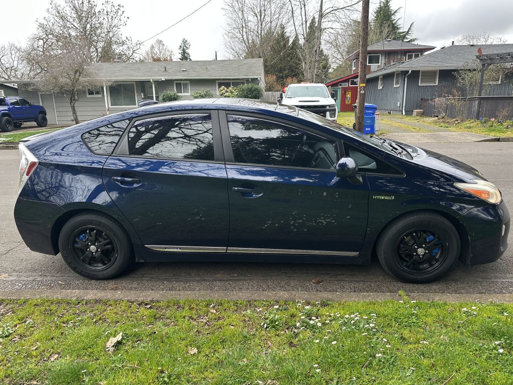 2012 Toyota Prius Image 12