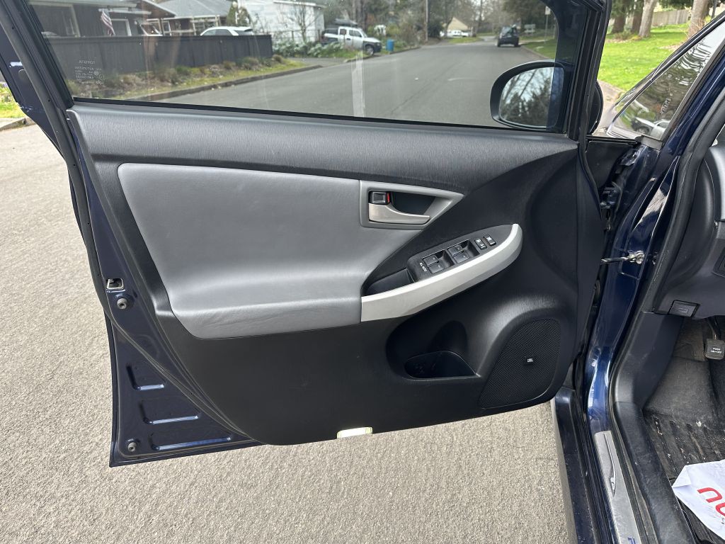 2012 Toyota Prius Image 20