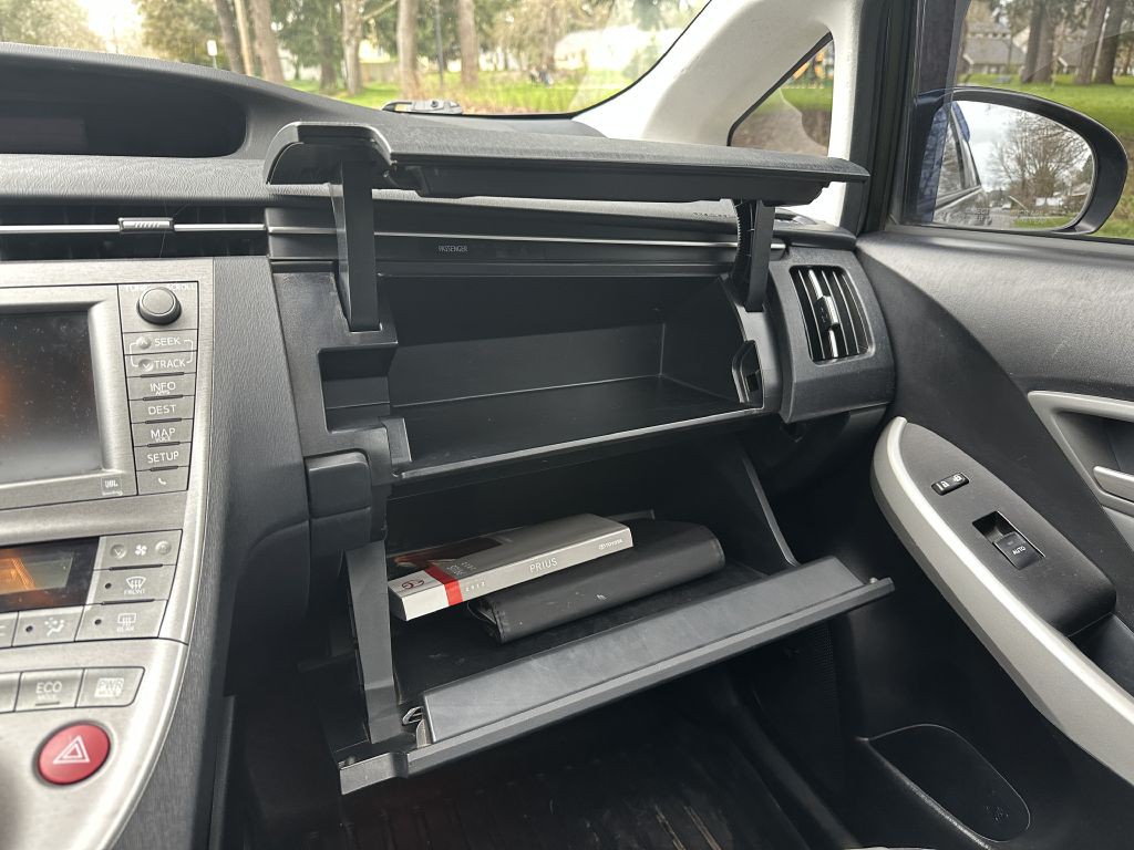 2012 Toyota Prius Image 23