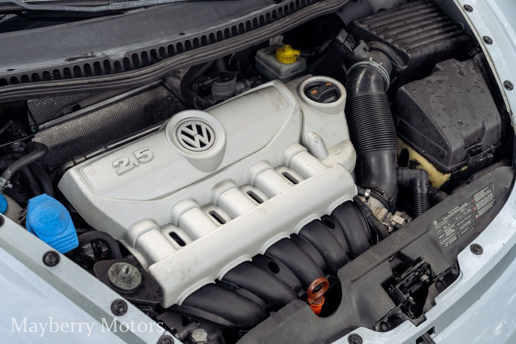 2010 Volkswagen Beetle Image 3