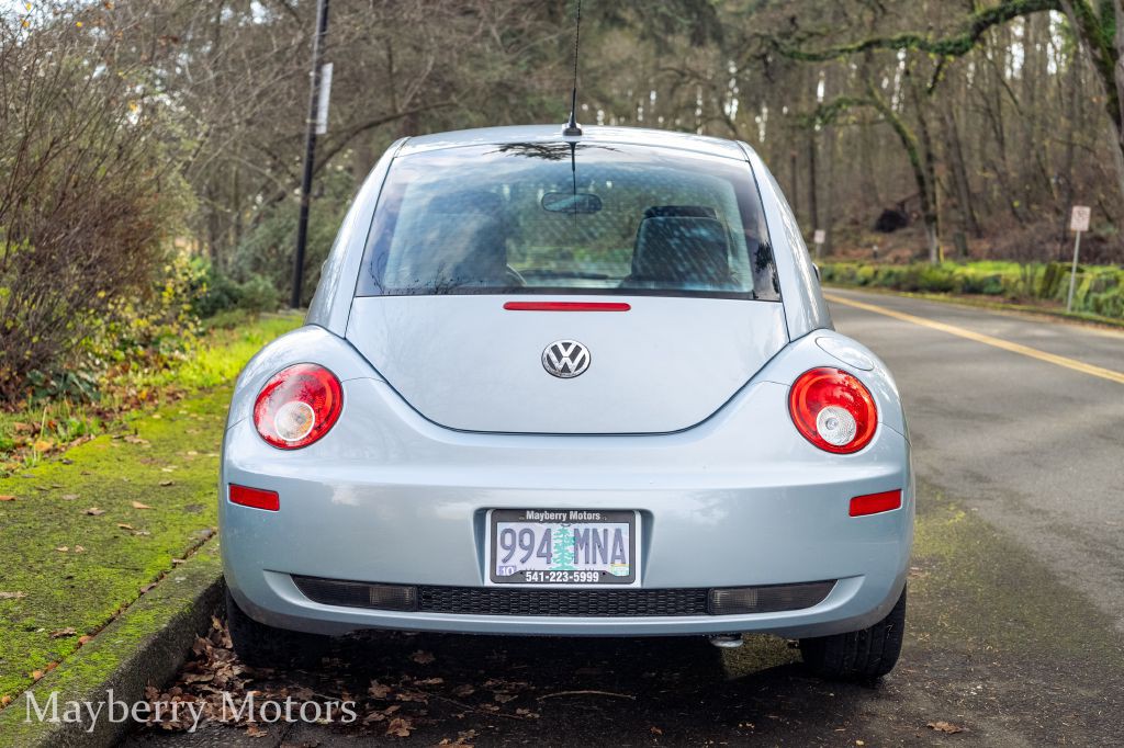 2010 Volkswagen Beetle Image 14
