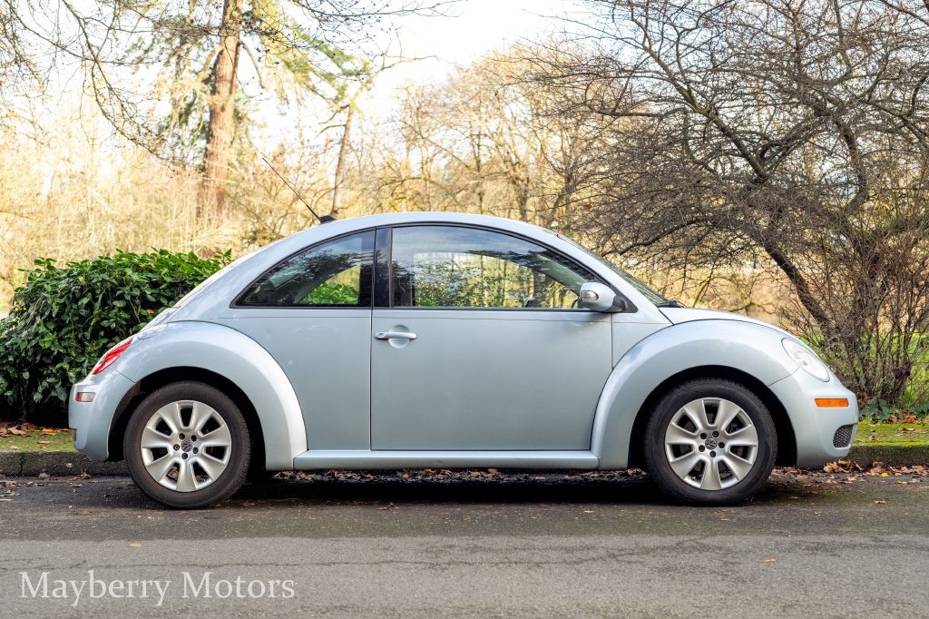 2010 Volkswagen Beetle Image 16