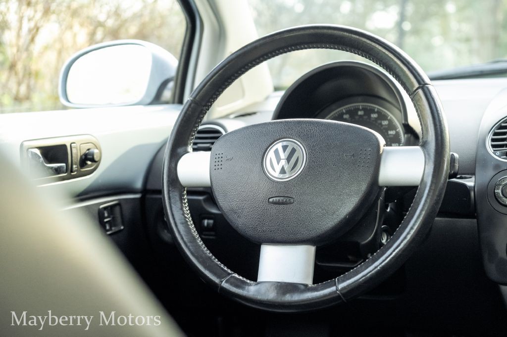 2010 Volkswagen Beetle Image 23