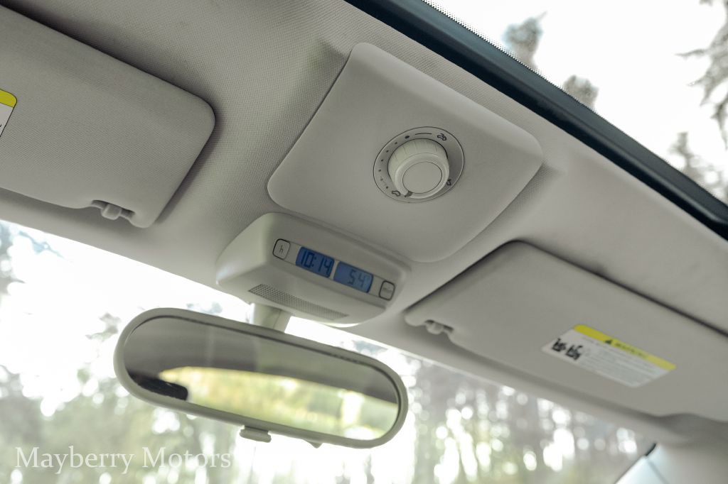 2010 Volkswagen Beetle Image 25