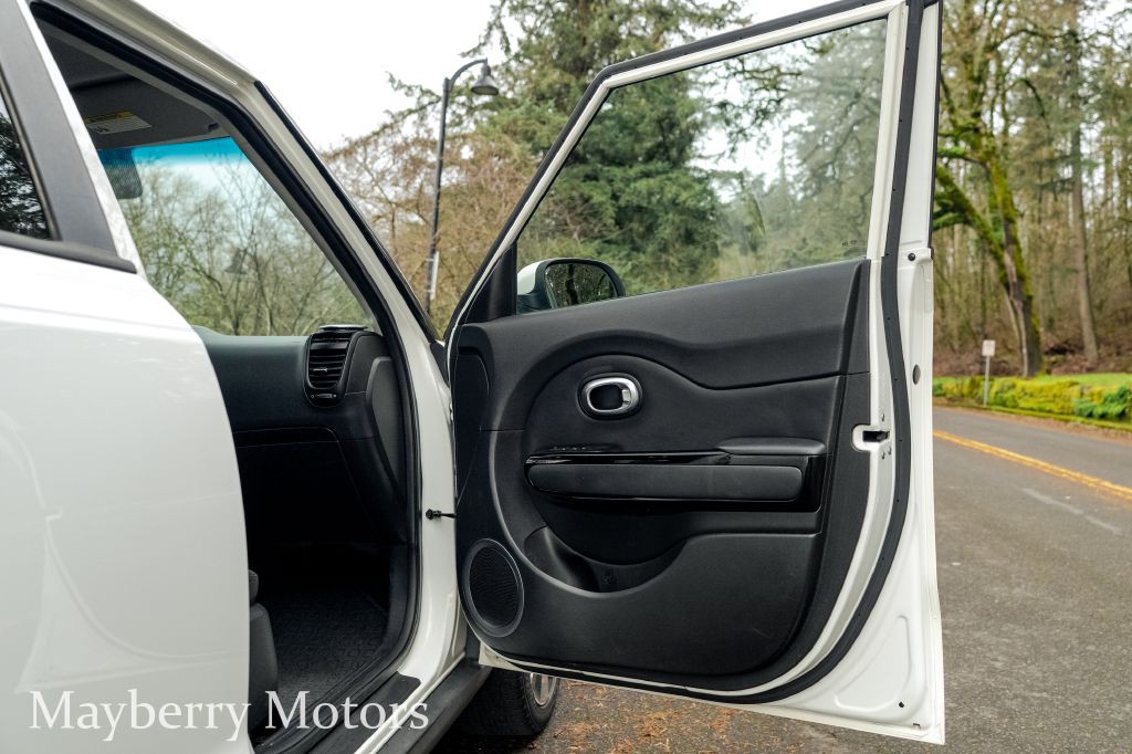 2014 Kia Soul Image 17