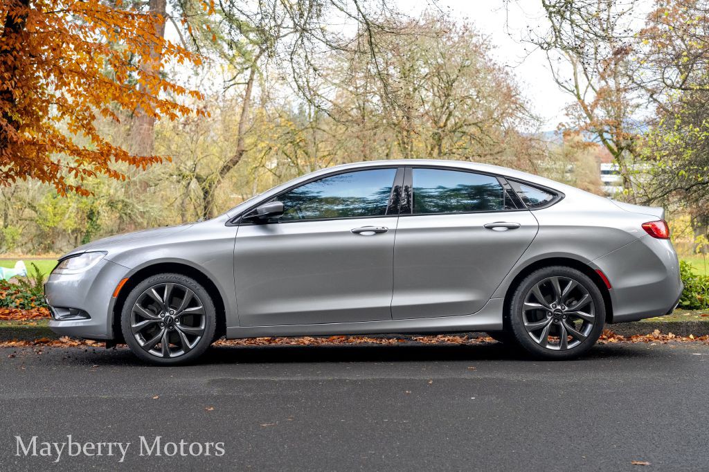 2015 Chrysler 200 Image 5