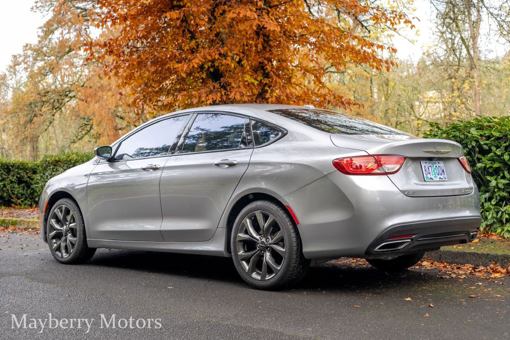 2015 Chrysler 200 Image 6