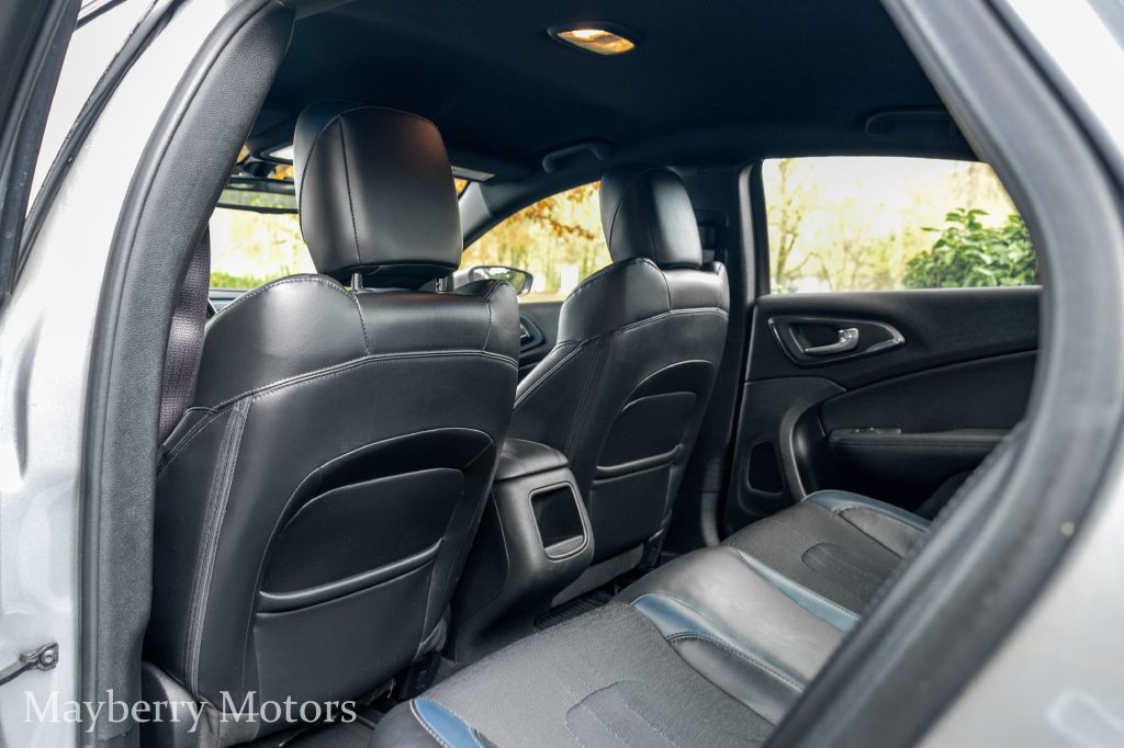 2015 Chrysler 200 Image 22