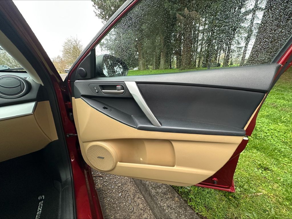 2011 Mazda Mazda3 Image 11