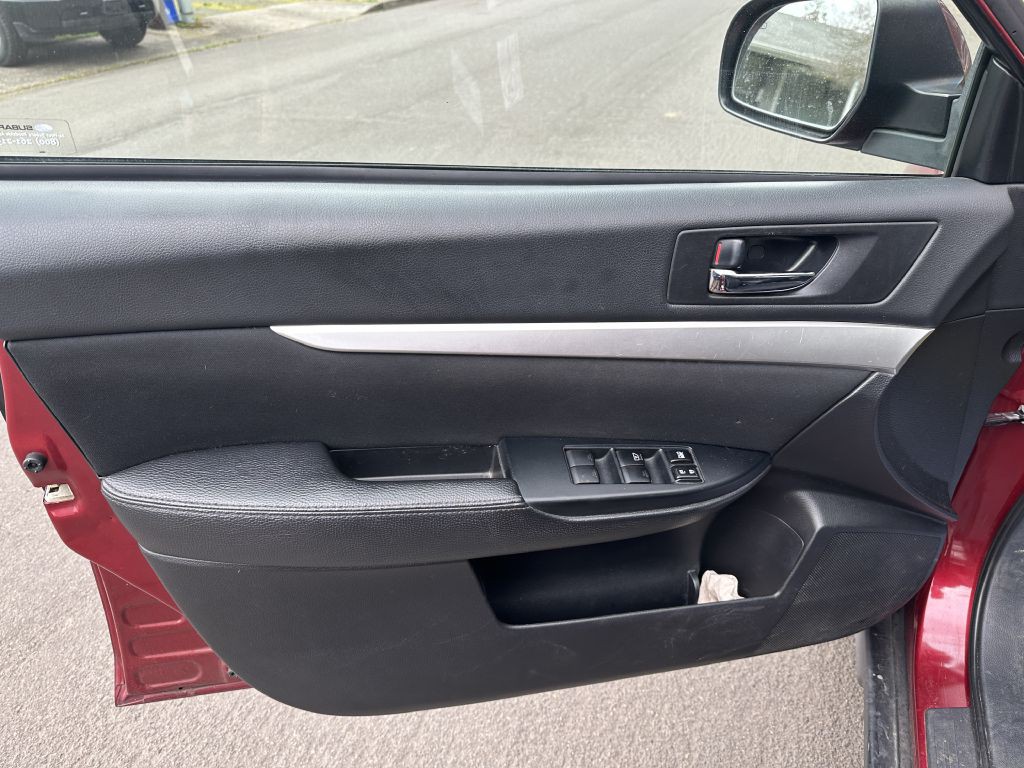 2012 Subaru Outback Image 10