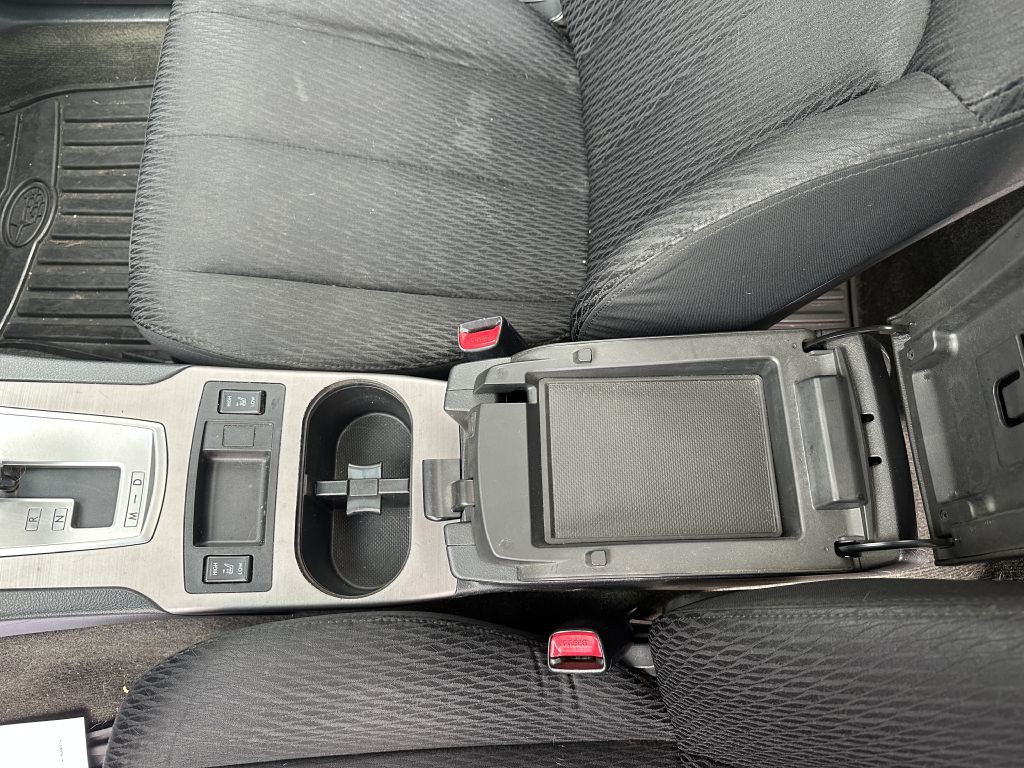 2012 Subaru Outback Image 16