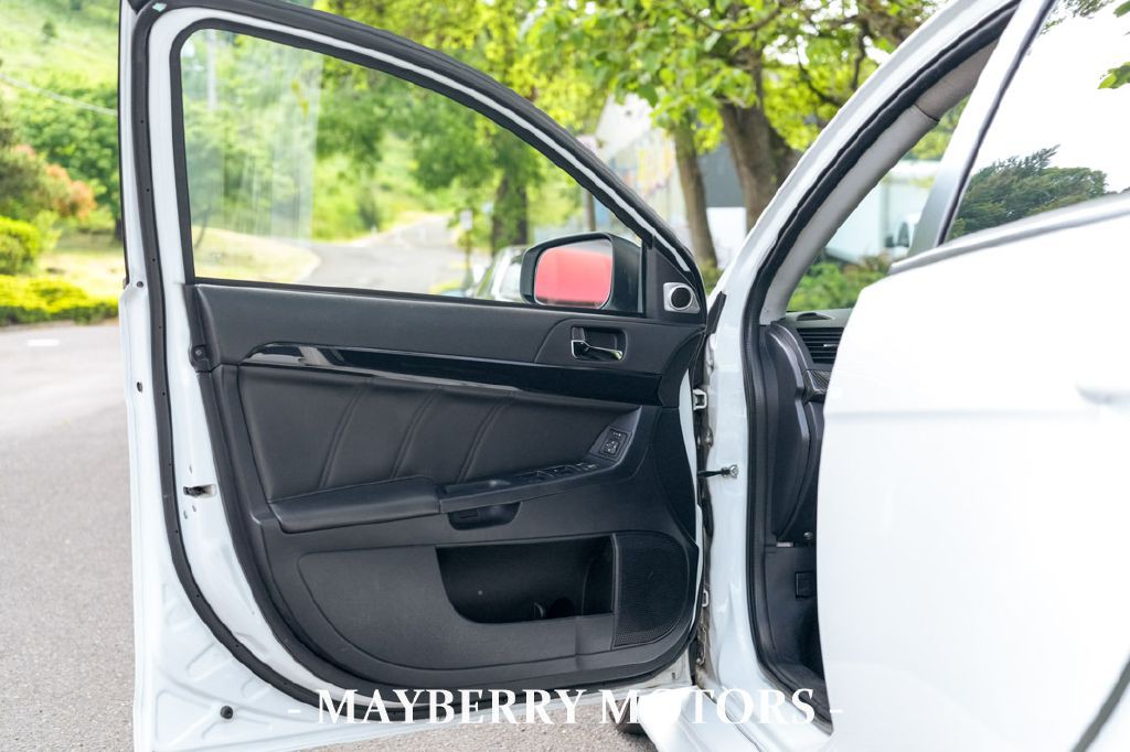 2015 Mitsubishi Lancer Image 8
