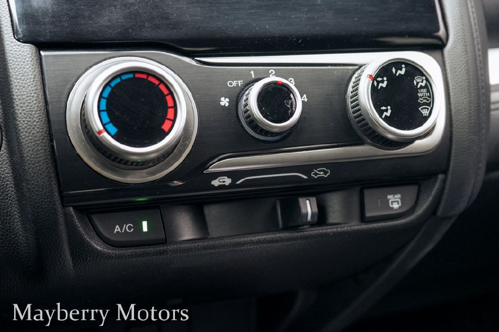 2015 Honda Fit Image 28