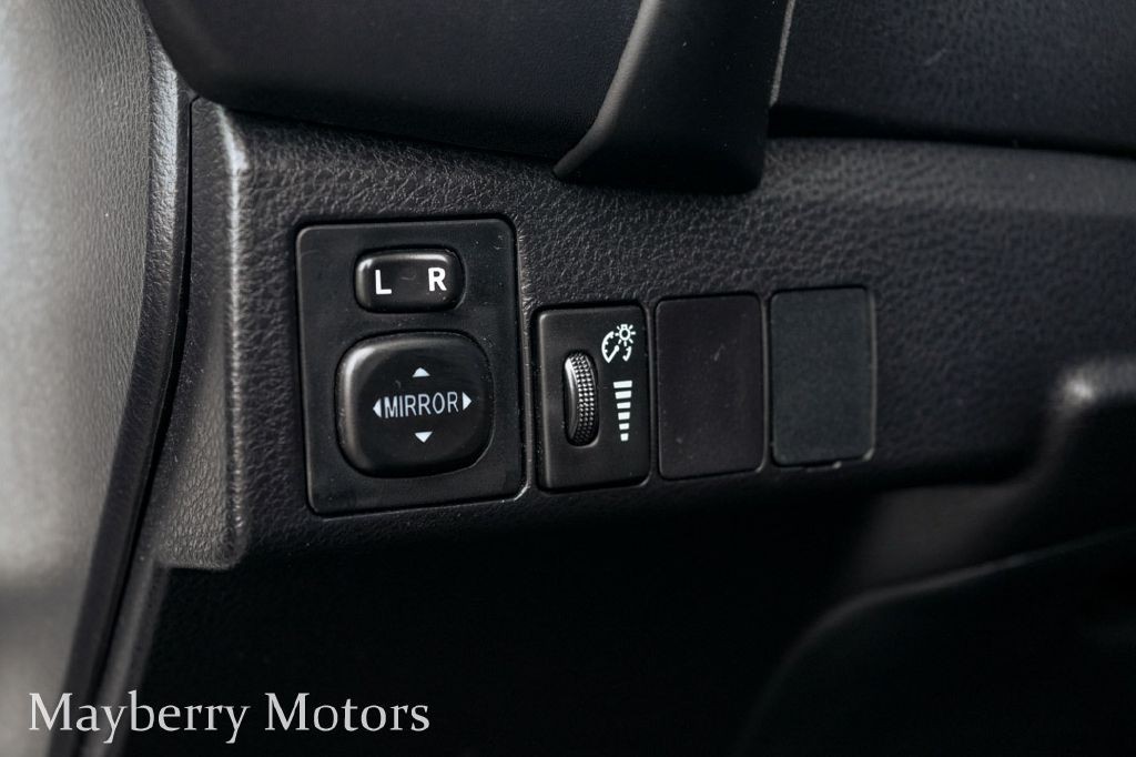 2017 Toyota Corolla Image 11