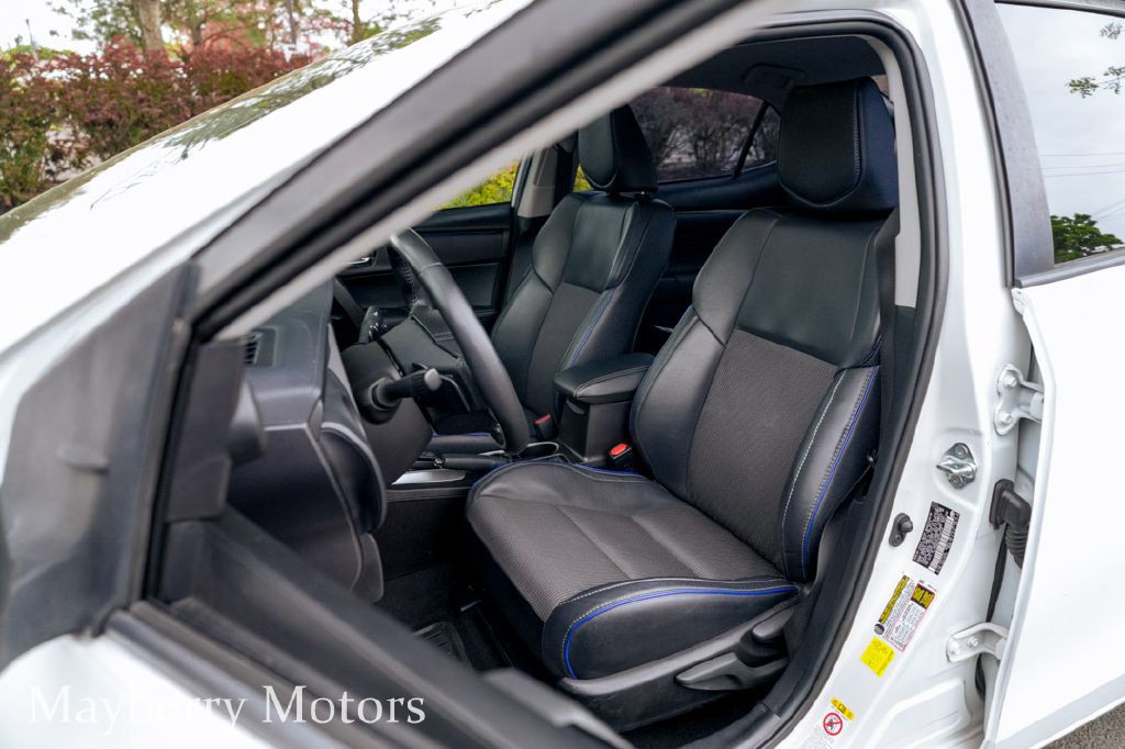 2017 Toyota Corolla Image 12