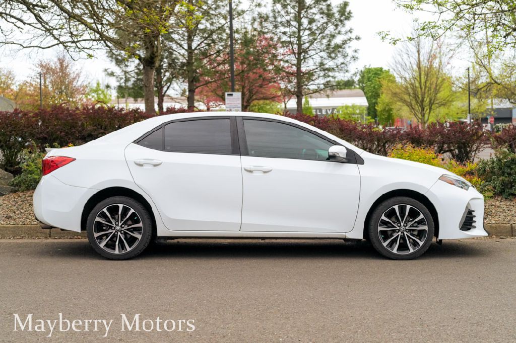 2017 Toyota Corolla Image 18