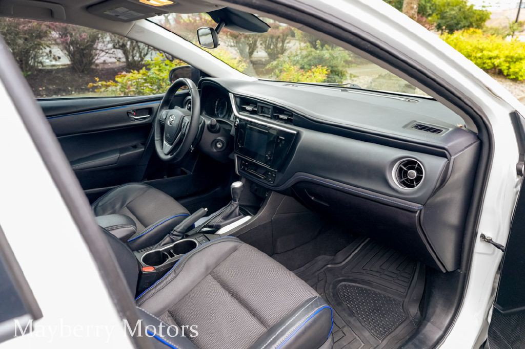 2017 Toyota Corolla Image 20