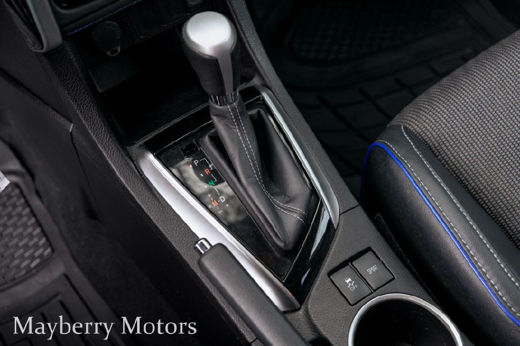 2017 Toyota Corolla Image 29