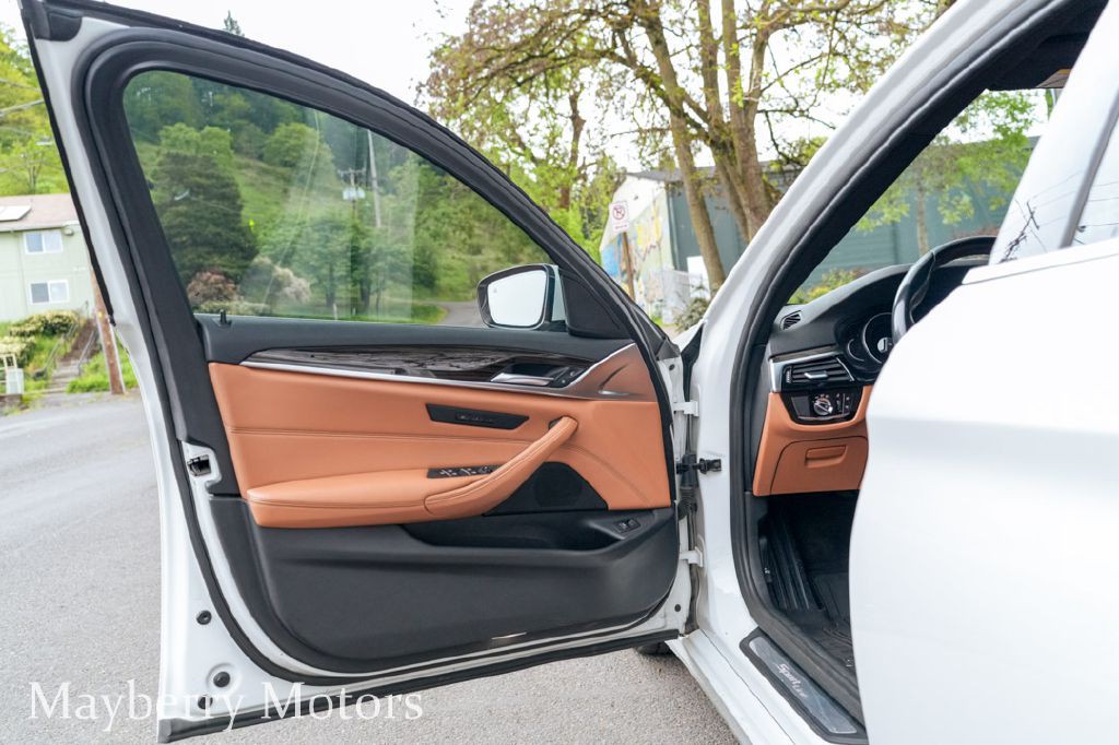 2019 BMW 5 Series Image 7