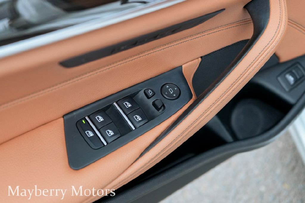 2019 BMW 5 Series Image 8