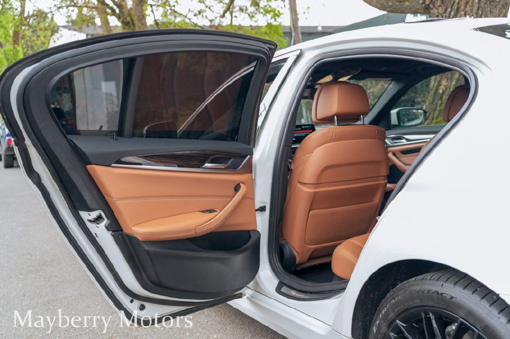 2019 BMW 5 Series Image 12