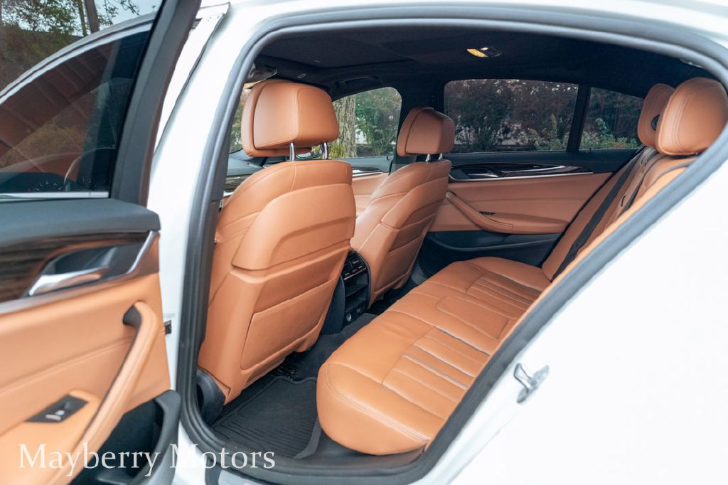 2019 BMW 5 Series Image 13