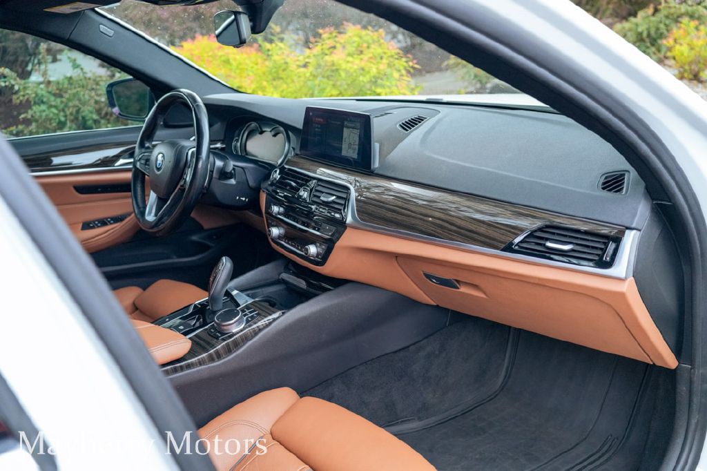 2019 BMW 5 Series Image 21