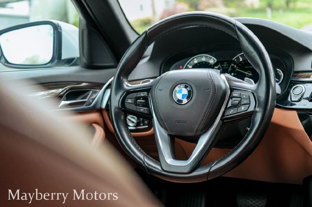 2019 BMW 5 Series Image 24