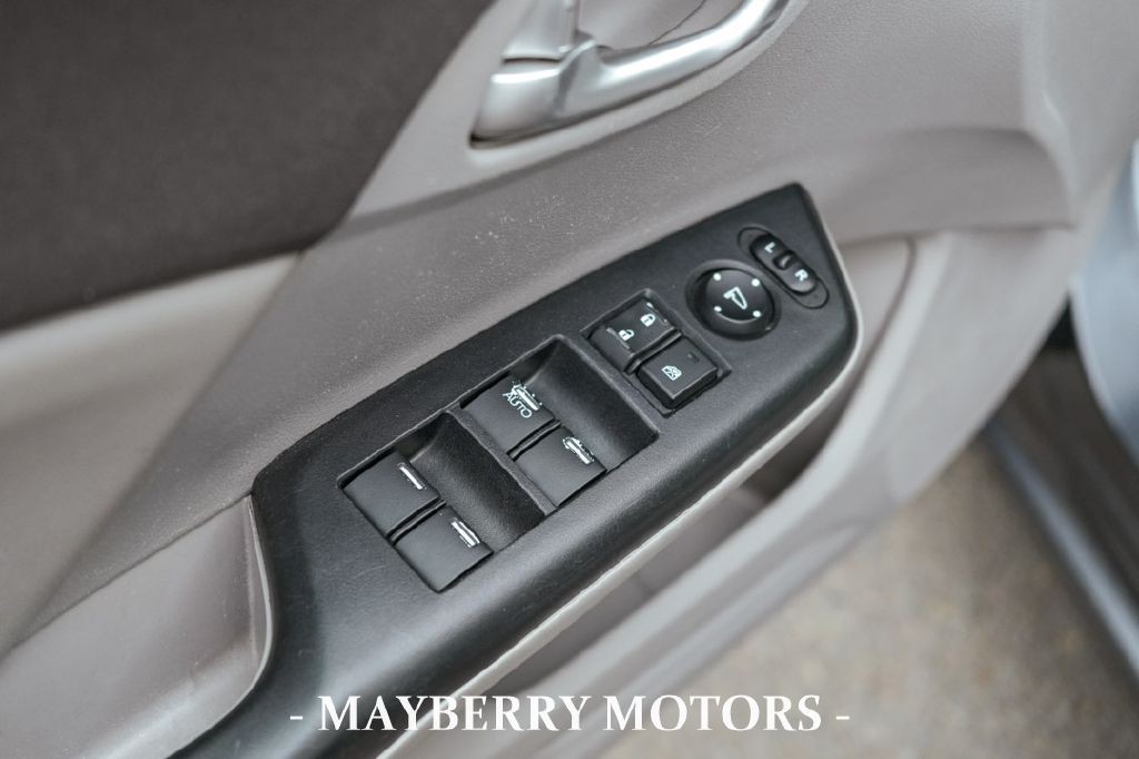 2012 Honda Civic Image 8