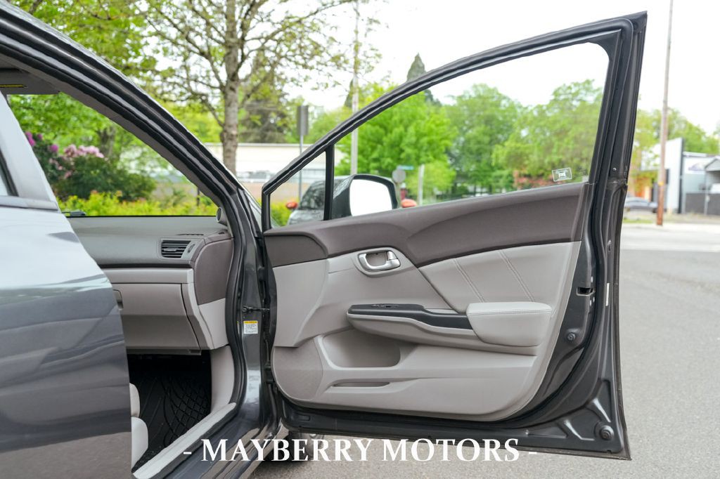 2012 Honda Civic Image 17