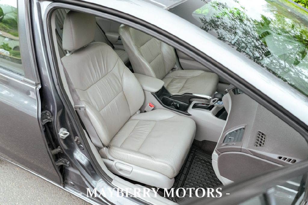 2012 Honda Civic Image 19