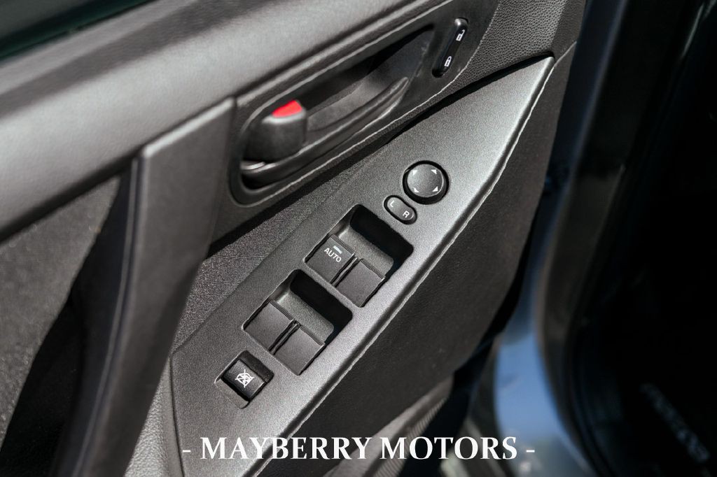 2011 Mazda Mazda3 Image 8