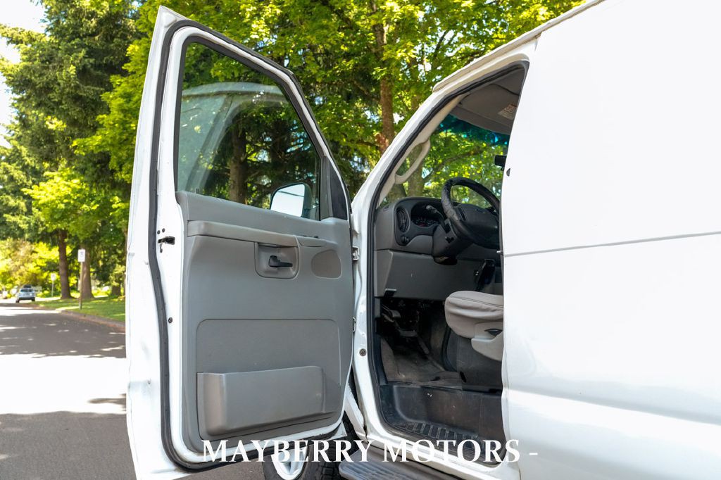 2006 Ford Econoline Image 9