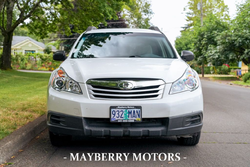 2011 Subaru Outback Image 4