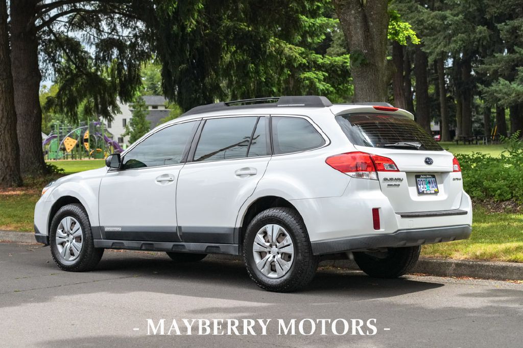 2011 Subaru Outback Image 6