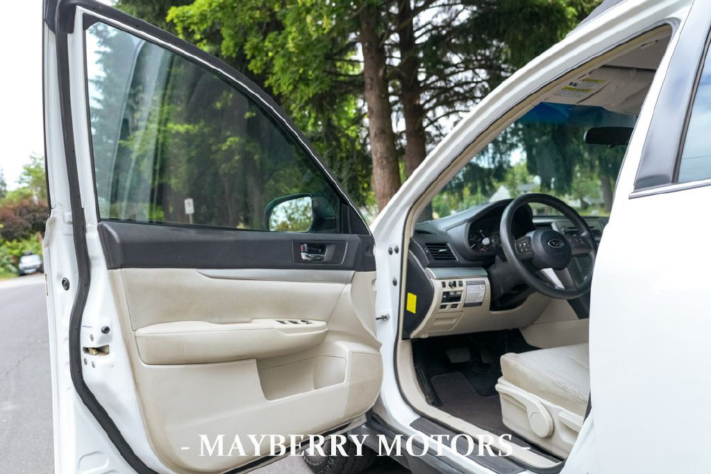 2011 Subaru Outback Image 7