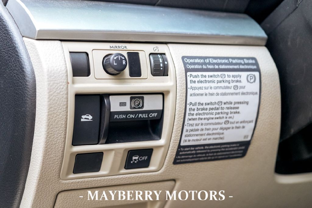 2011 Subaru Outback Image 10