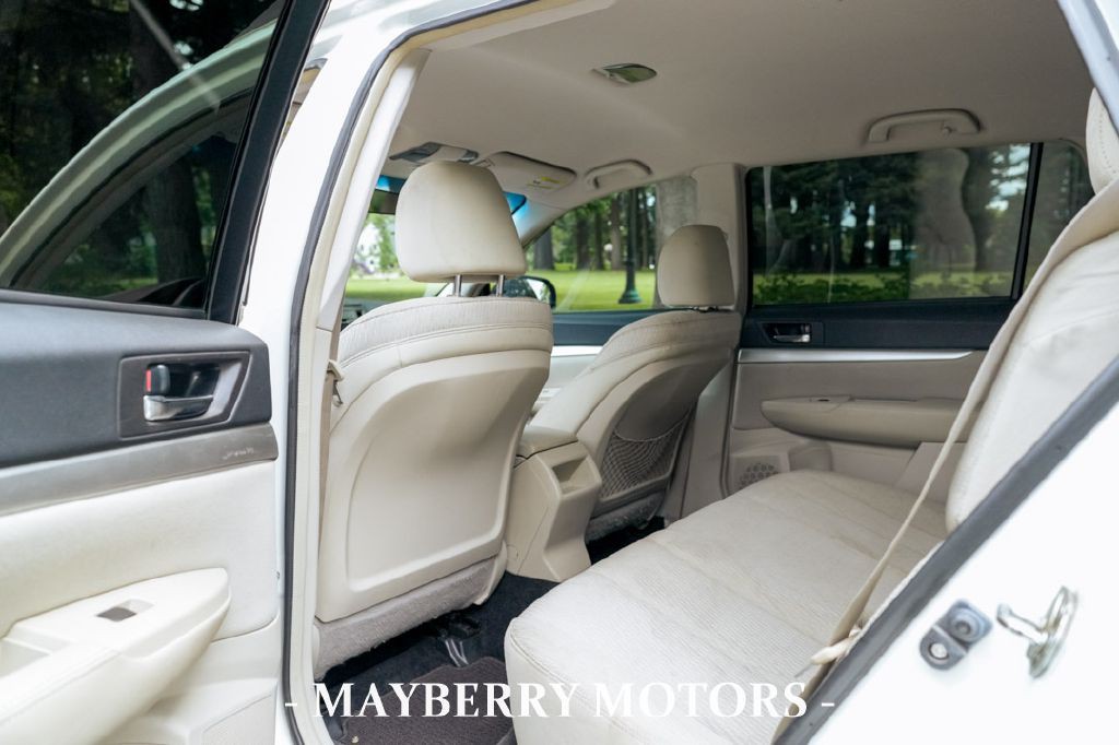 2011 Subaru Outback Image 13