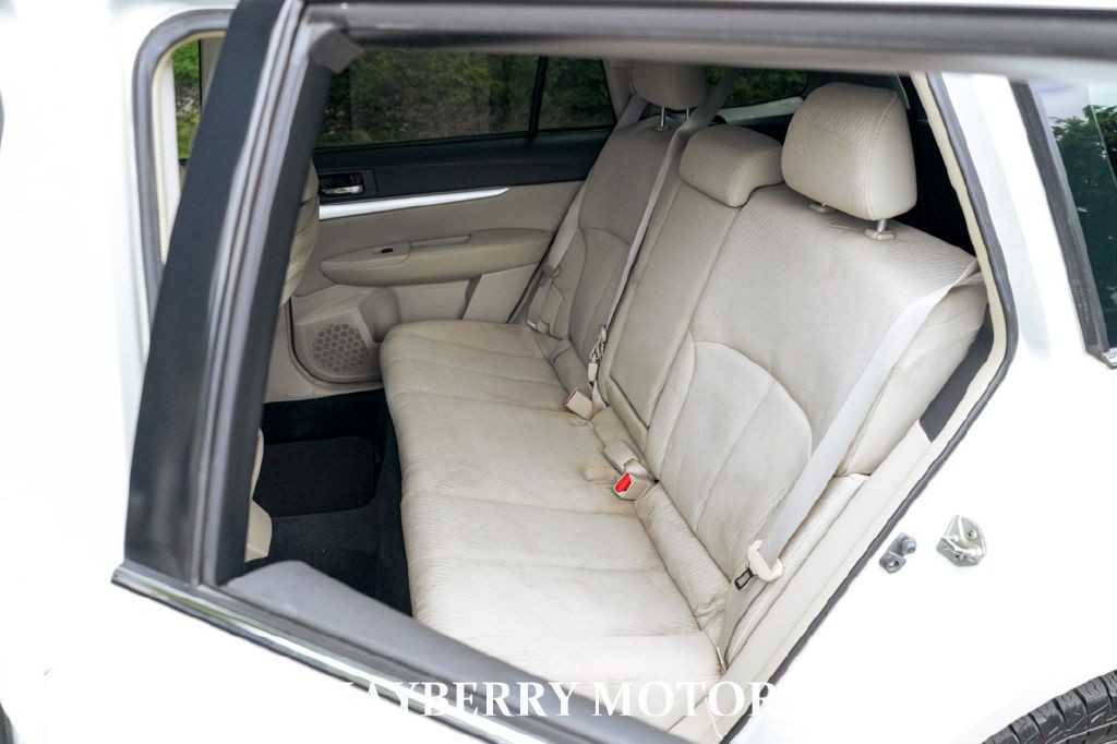 2011 Subaru Outback Image 14