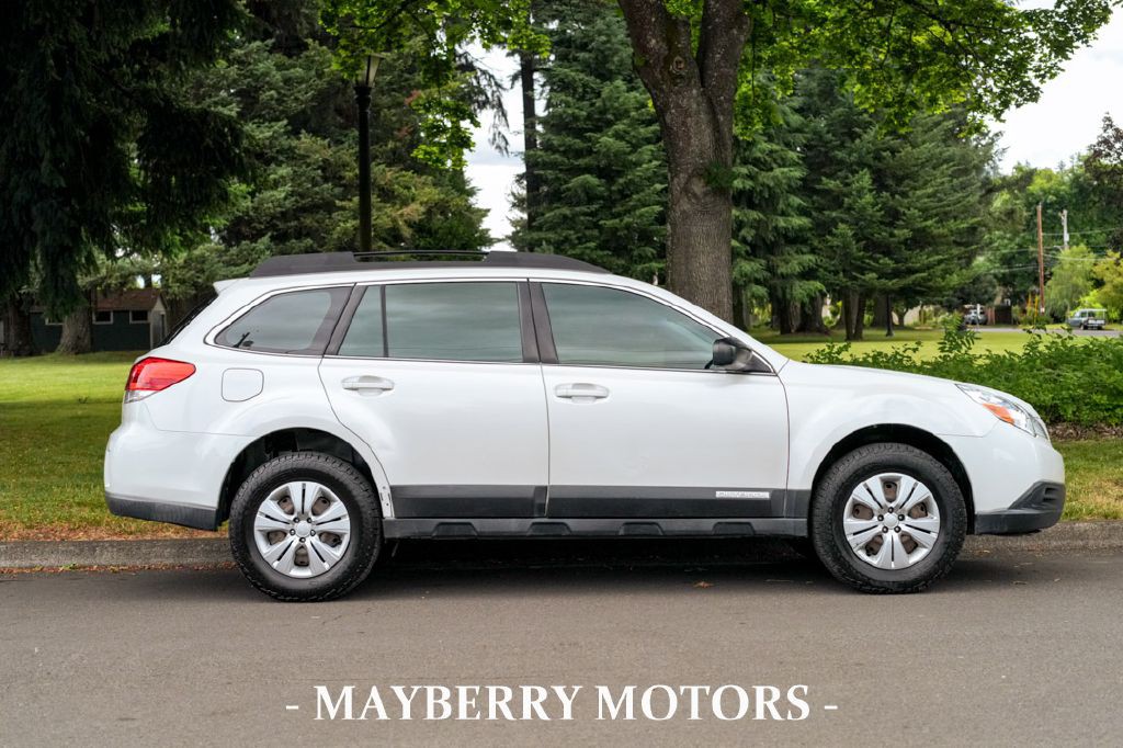 2011 Subaru Outback Image 16